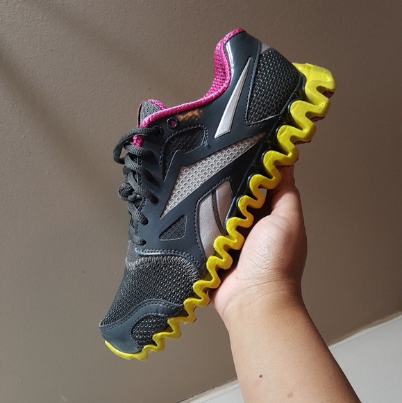 reebok squiggle shoes